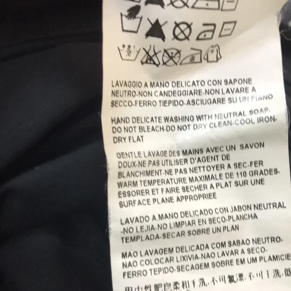 GIANNI VERSACE Black & Gold Beaded Medusa T-Shirt - Picture 8 of 9